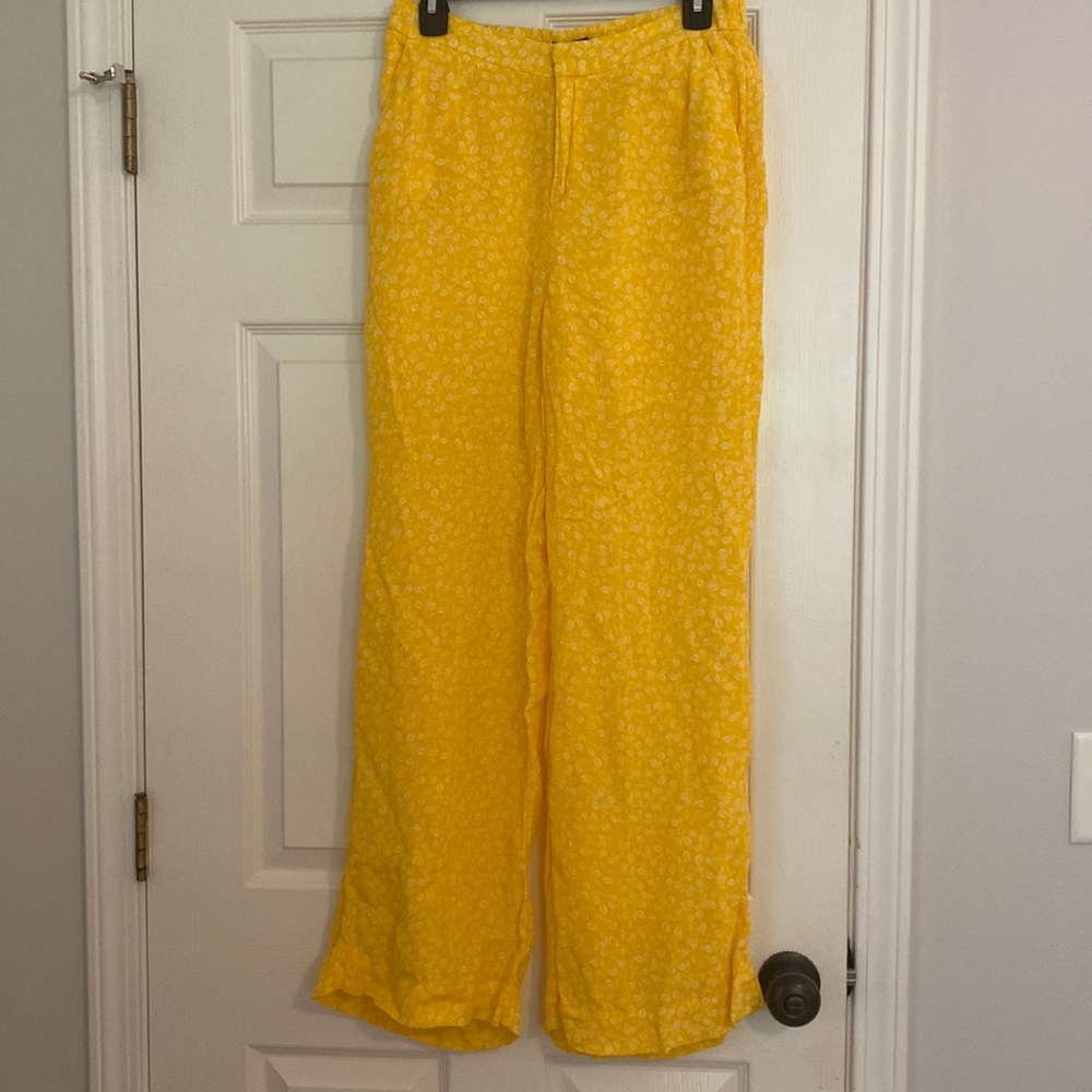 Yellow pants